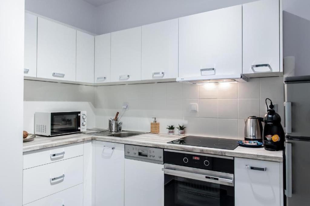 Golden Apartments Warsaw - Big And Bright Stylish Apartments - City Center - Pereca エクステリア 写真