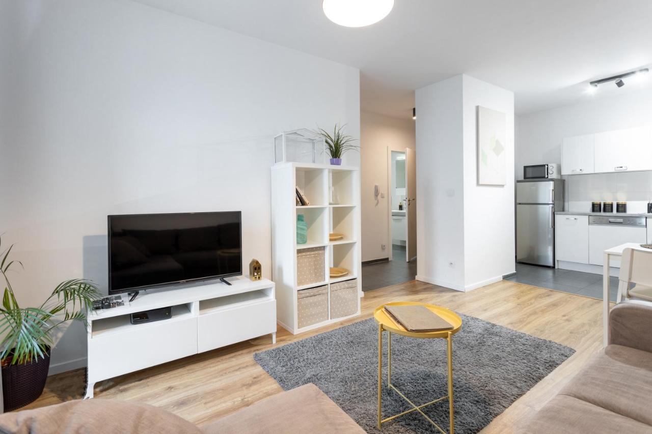 Golden Apartments Warsaw - Big And Bright Stylish Apartments - City Center - Pereca エクステリア 写真
