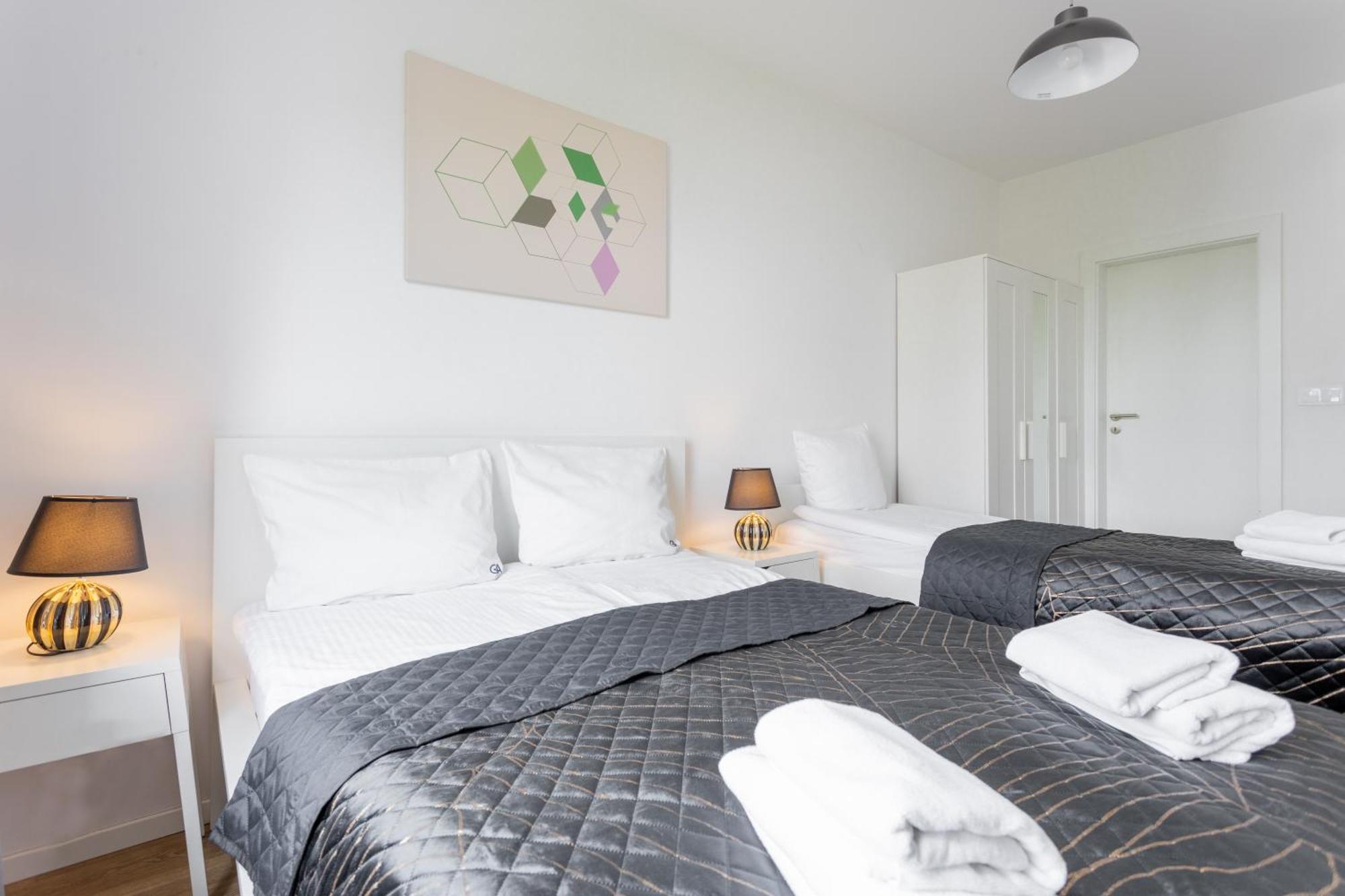 Golden Apartments Warsaw - Big And Bright Stylish Apartments - City Center - Pereca エクステリア 写真